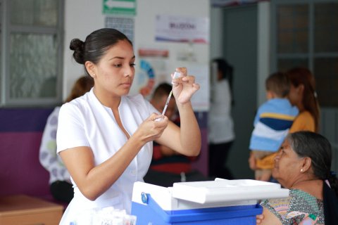 <a href="/noticias/pide-ssm-mantener-la-guardia-contra-la-influenza-y-vacunarse">Pide SSM mantener la guardia contra la influenza y vacunarse</a>