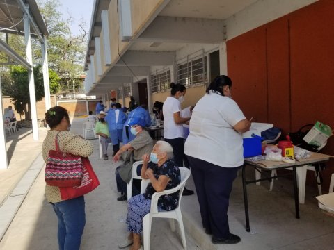 Vacunación COVID-19 en Morelos