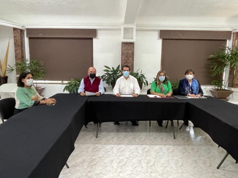 <a href="/noticias/sostienen-reunion-de-trabajo-autoridades-de-secretaria-de-salud-e-imss-bienestar">Sostienen reunión de trabajo autoridades de Secretaría de Salud e IMSS-Bienestar</a>