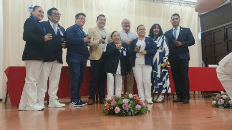 <a href="/noticias/culminan-servicio-social-61-pasantes-de-enfermeria-del-hospital-general-de-cuernavaca-dr">Culminan servicio social 61 pasantes de enfermería del Hospital General de Cuernavaca “Dr. J...</a>